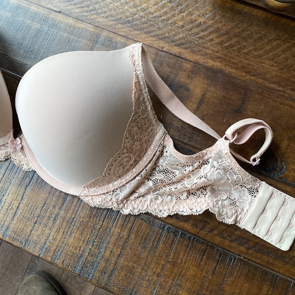 VS Push Up bra 34DD - Picture 2 of 3
